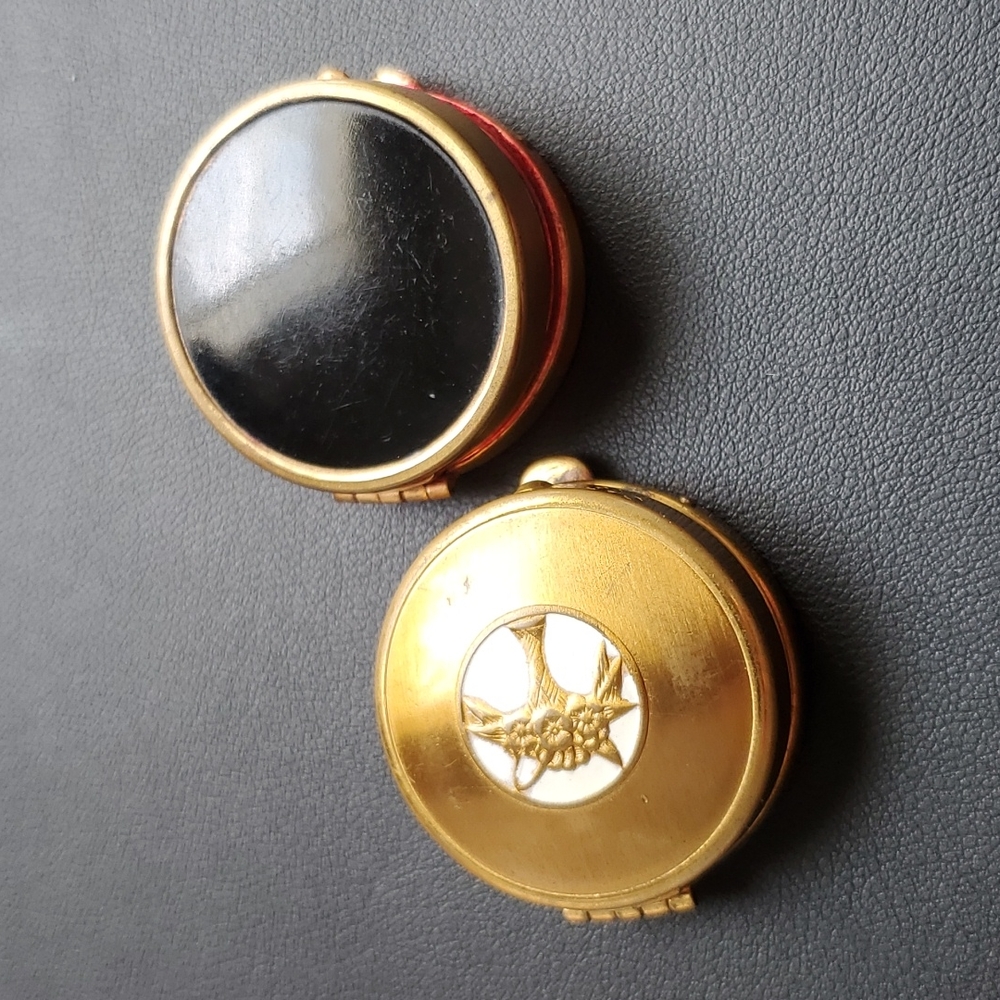 Vintage rouge compact set of 2